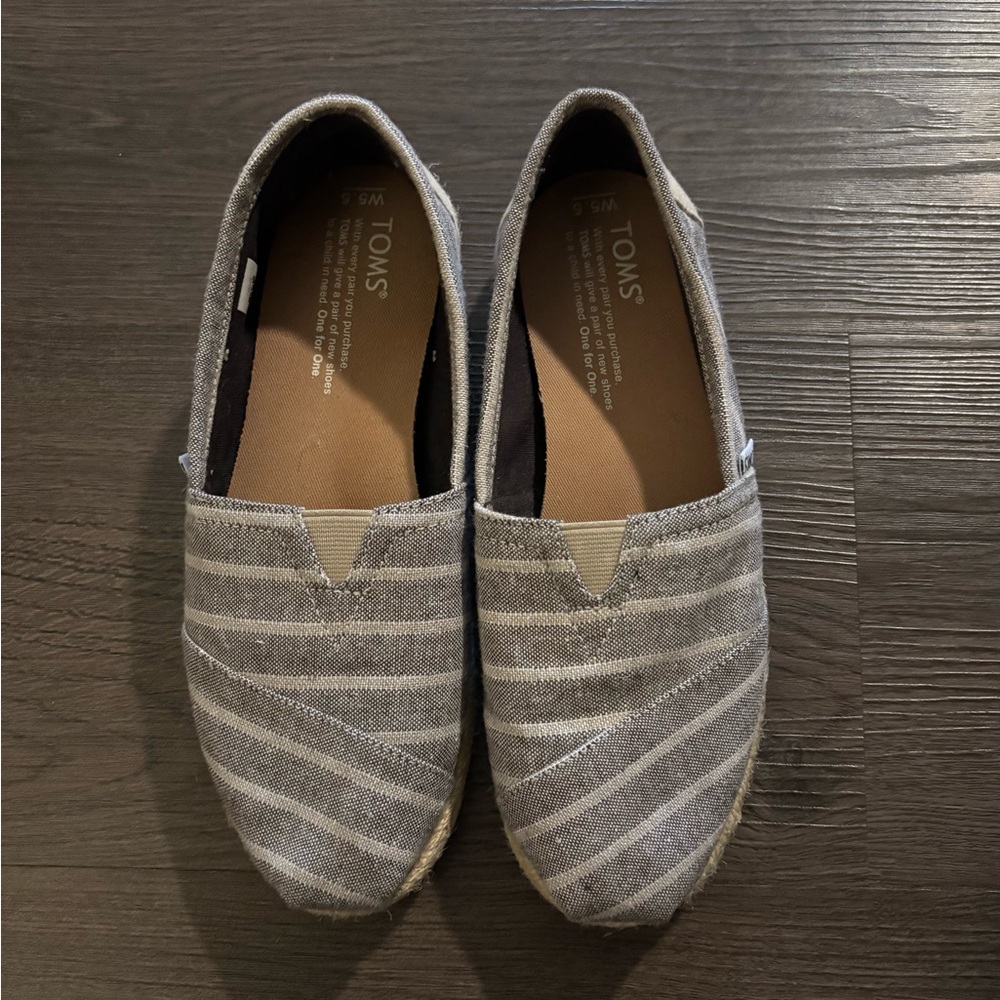 TOMS Gray Tan Metallic Striped Espadrille Loafers Sz 5.5